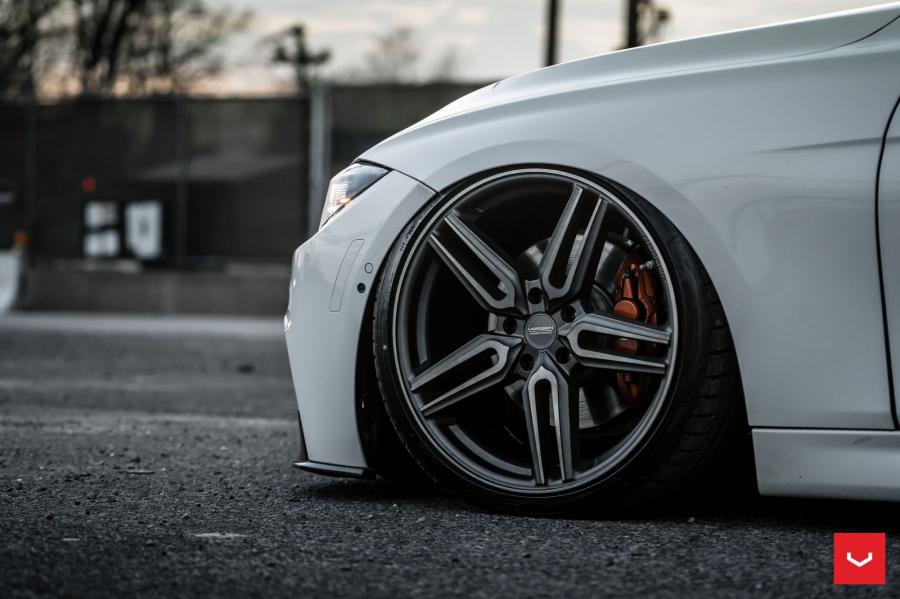 Детали экстерьера BMW M3 Sedan on Vossen Wheels (HF-1) 2018 года  (фото 32 из 57)